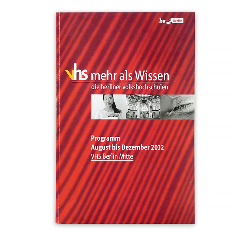 Cover des Programmhefts der VHS Berlin-Mitte, Gestaltung kursiv Kommunikationsdesign